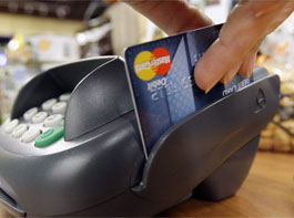 Пользоваться кредитной картой нужно правильно